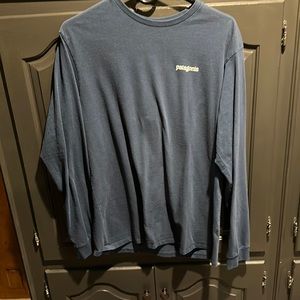 Men’s Patagonia long sleeve tee. Good condition